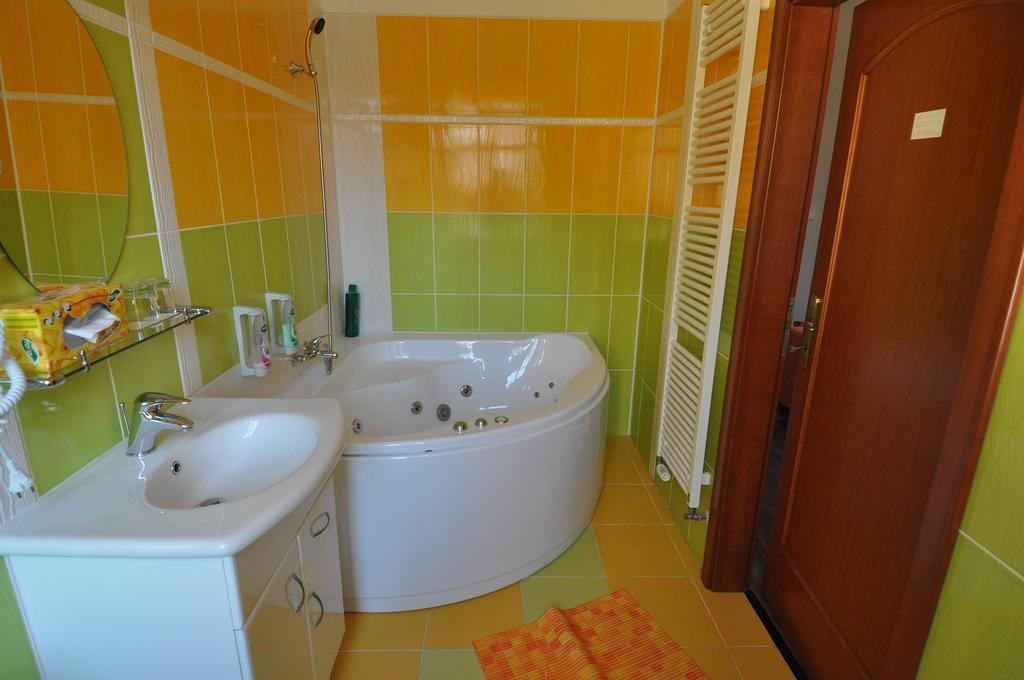 Hotel U Radnice Louny Exterior foto