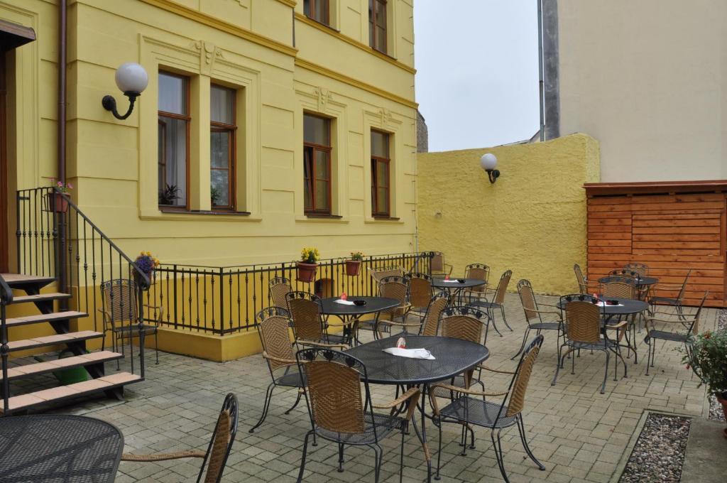 Hotel U Radnice Louny Exterior foto