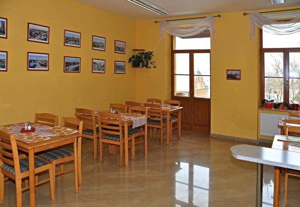 Hotel U Radnice Louny Exterior foto